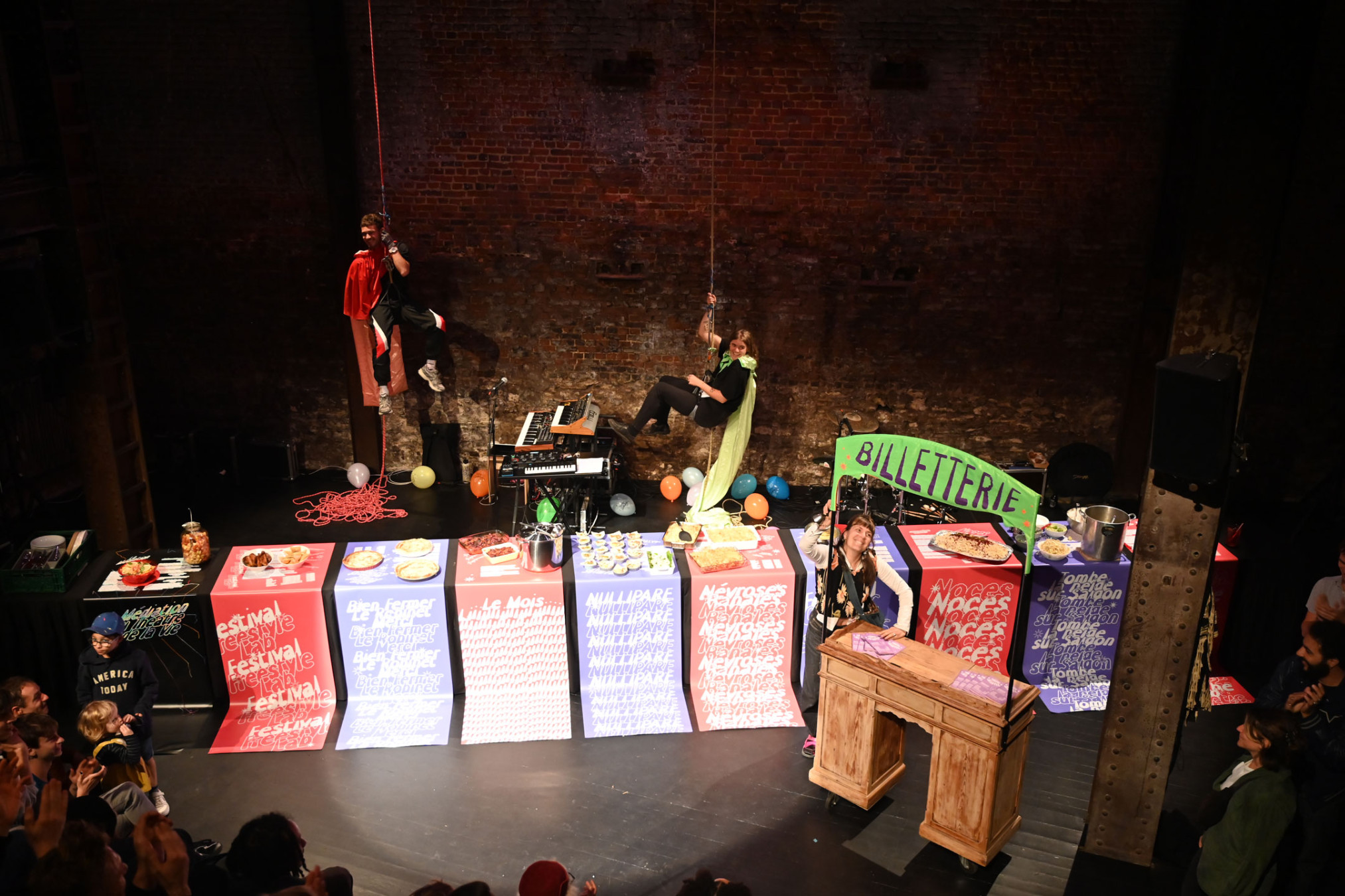 Présentation de la saison 2025-2026 comme un banquet, au Théâtre de la Vie