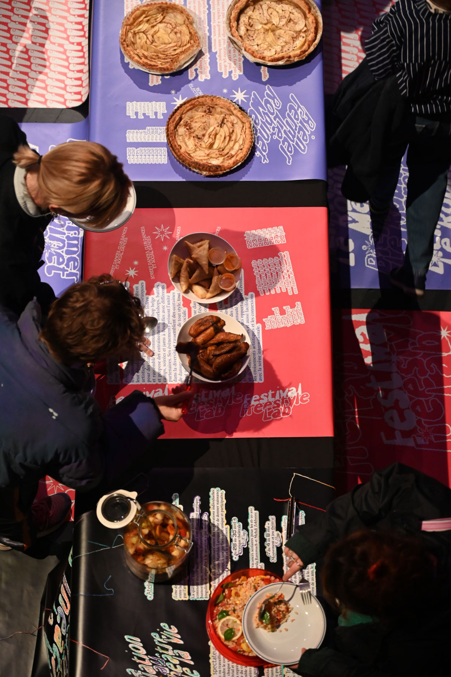 Présentation de la saison 2025-2026 comme un banquet, au Théâtre de la Vie